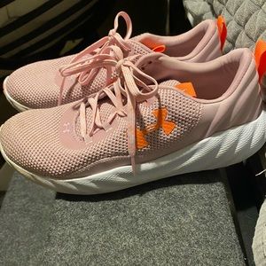 Under Armour women’s sneakers size 7.5